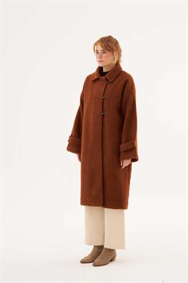 Metal Aksesuarlı Yün Kaban Taba