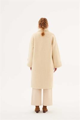 Metal Aksesuarlı Yün Kaban Krem