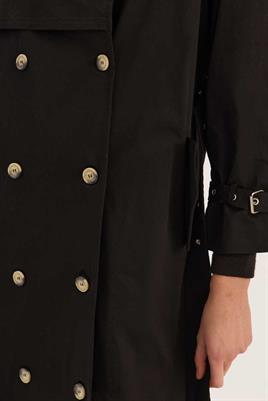 Metal Tokalı Trençkot Siyah