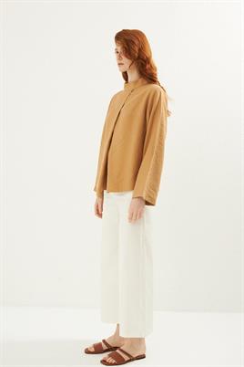Ön pileli bluz Camel