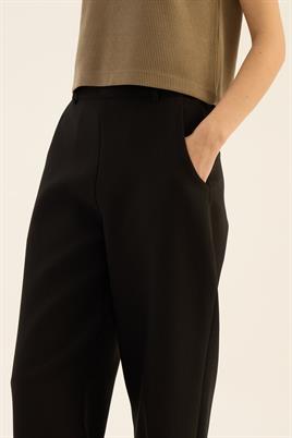 Pens Detaylı Pantolon Siyah