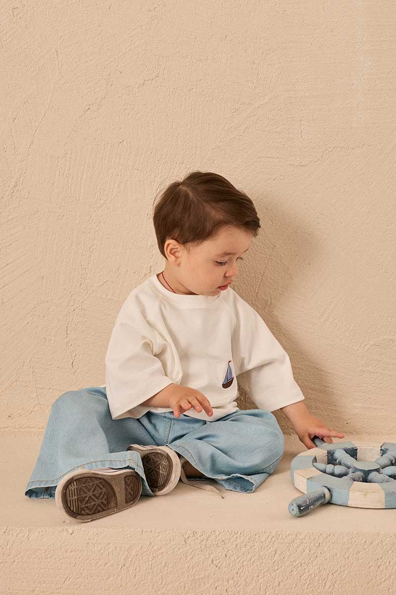 Reglan Kollu Nakışlı Çocuk Tshirt Ekru-Yelken Nakışlı