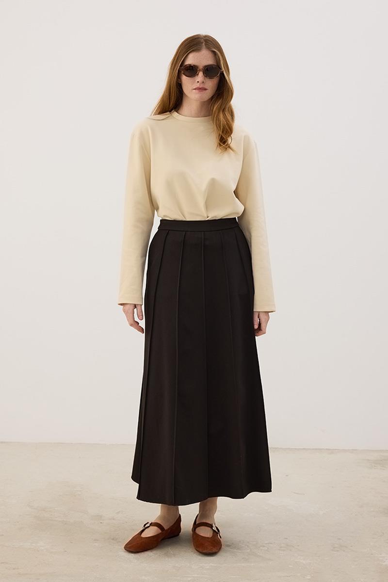 Tok Duruşlu Basic Sweatshirt Bej