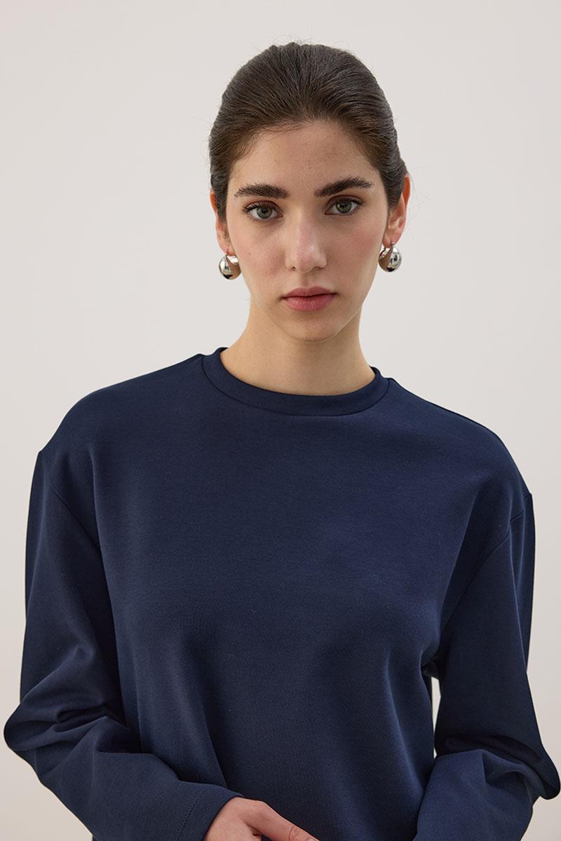 Tok Duruşlu Basic Sweatshirt Lacivert