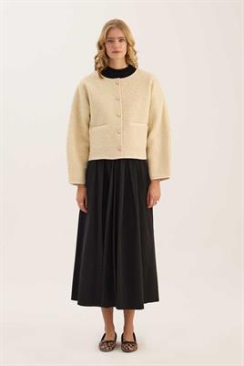 Tüylü Biyeli Ceket Krem