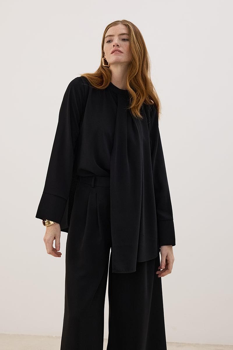 Yakası Pileli Bluz Siyah