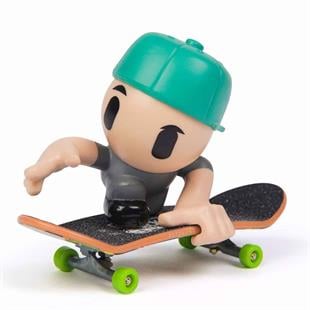 Tech Deck + Hediye Sticker Paketli SK8 Crew Figürlü Parmak Kaykayı S1 - Yeşil Şapkalı 