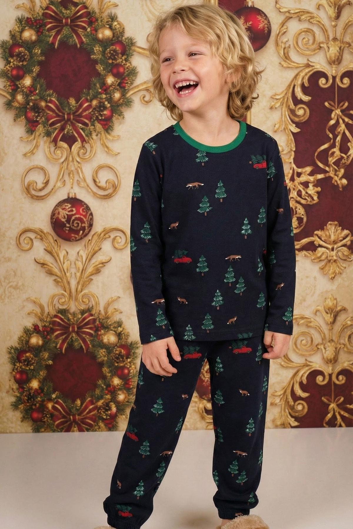Breeze Erkek Çocuk Pijama Takımı Yılbaşı Temalı Çam Ağacı Desenli Lacivert (4-8 Yaş)