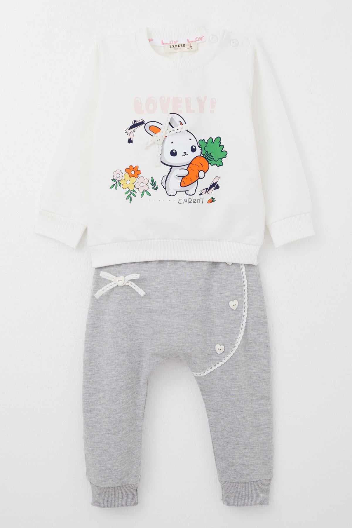 Breeze Kız Bebek Eşofman Takım Sevimli Havuçlu Tavşancık Baskılı Ekru (6 Ay-2 Yaş)