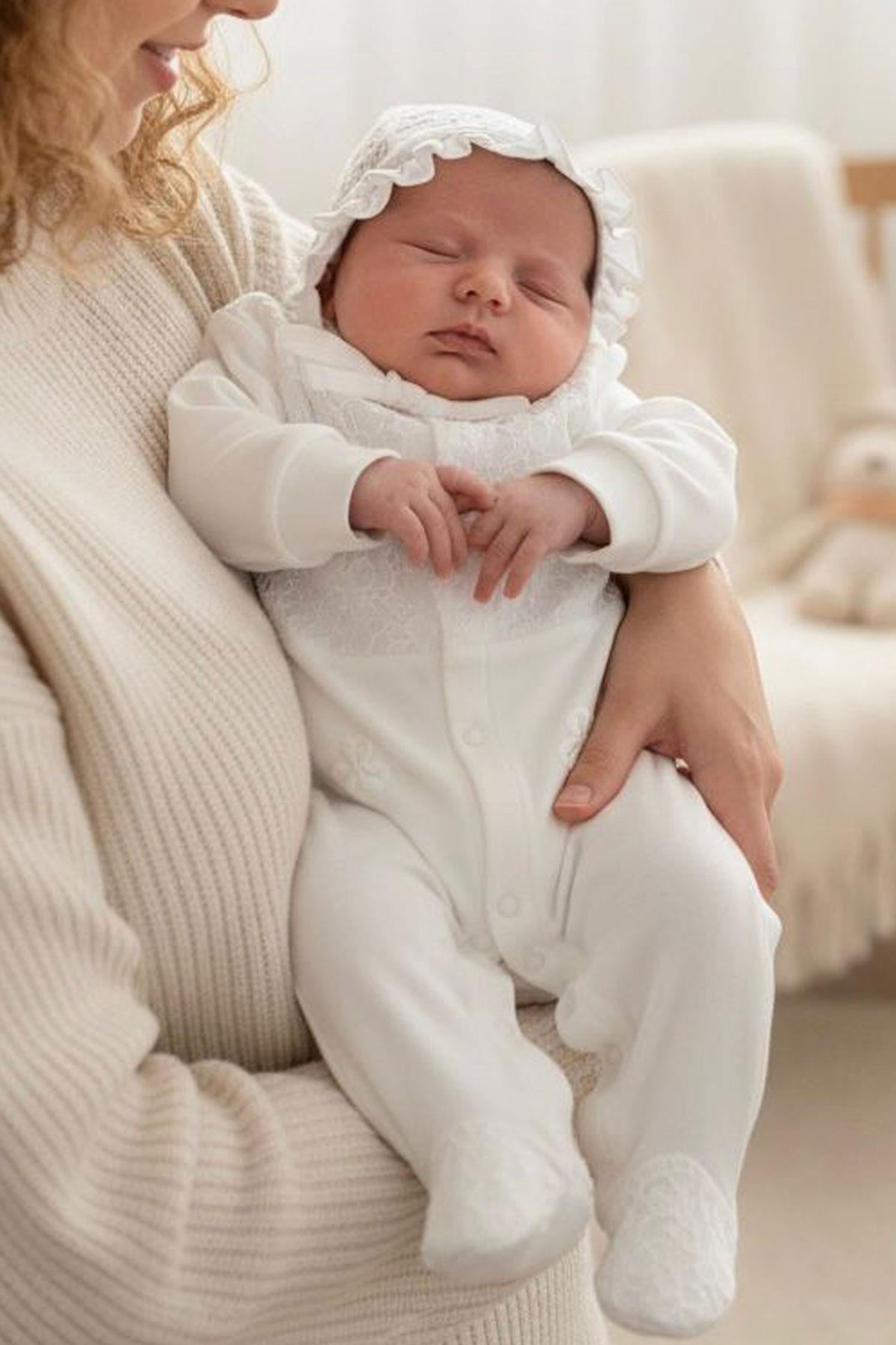 Breeze Kız Bebek Patikli Tulum Dantel Detaylı Çiçek Nakışlı Ekru (0-6 Ay)