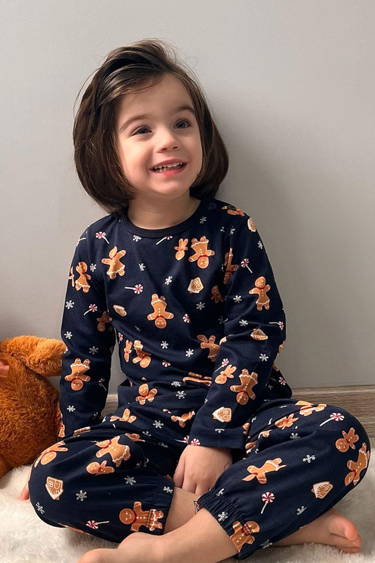 Breeze Erkek Bebek Pijama Takımı Yılbaşı Temalı Kurabiye Adam Desenli Lacivert (9 Ay-2 Yaş)