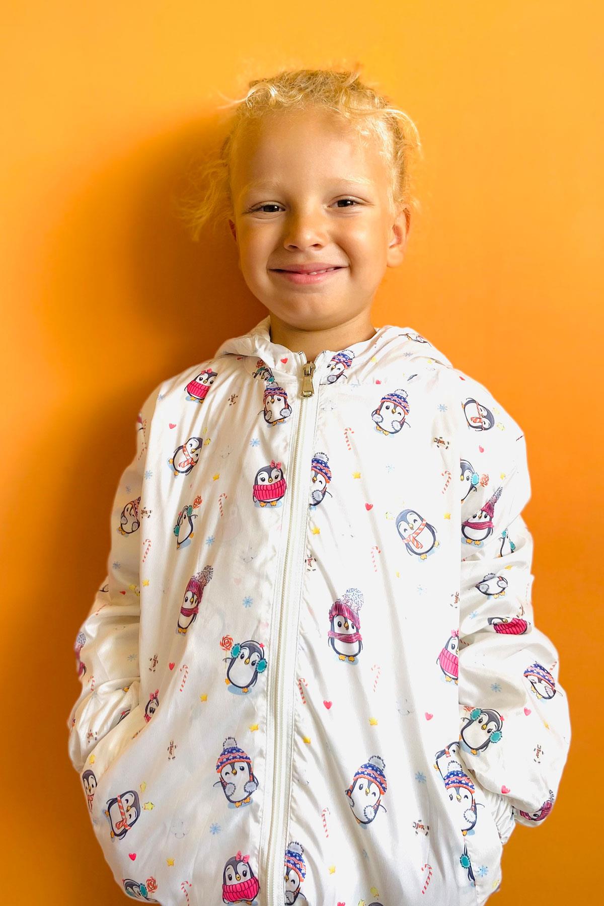 Breeze Erkek Çocuk Yağmurluk Sevimli Penguen Desenli Yılbaşı Temalı Ekru (1-6 Yaş)
