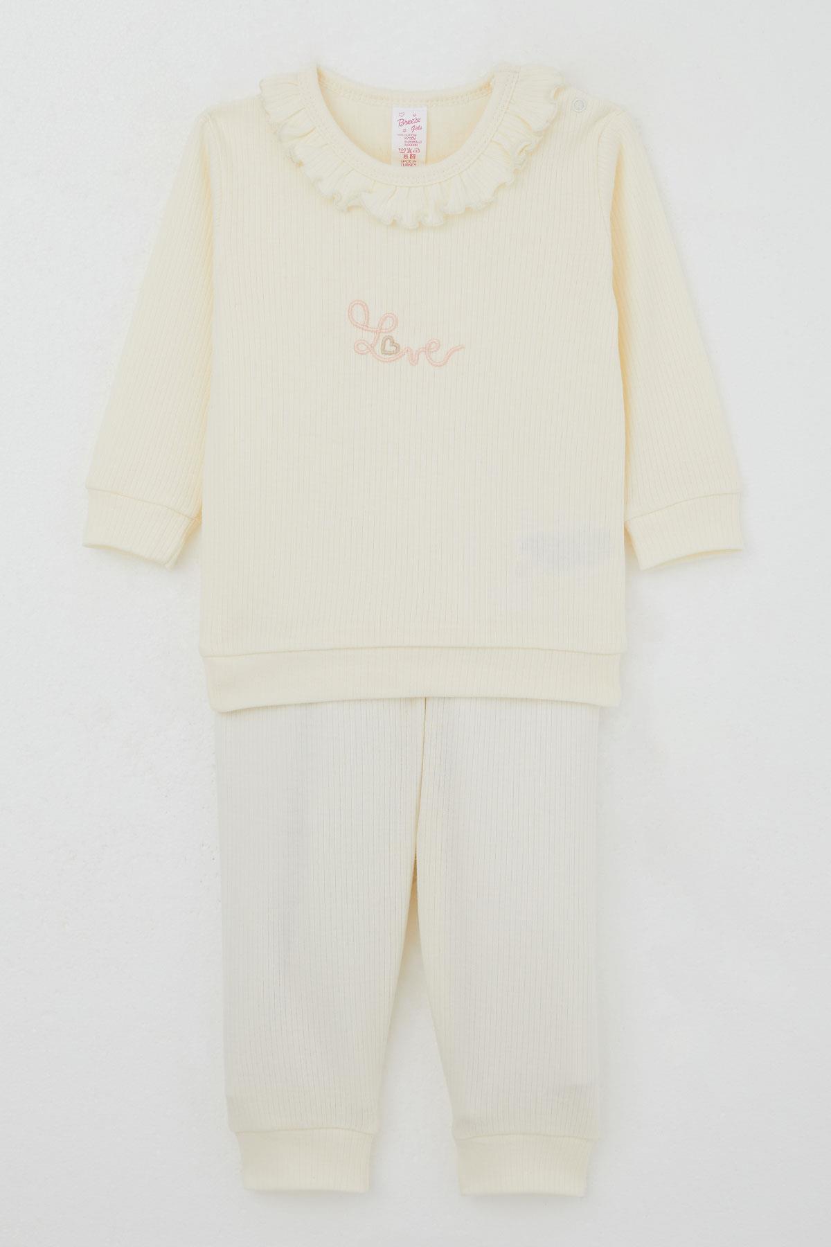 Breeze Kız Bebek Pijama Takımı Omuzdan Patlı Yaka Kısmı Fırfırlı Yazı Nakışlı Krem (4 Ay-1 Yaş)