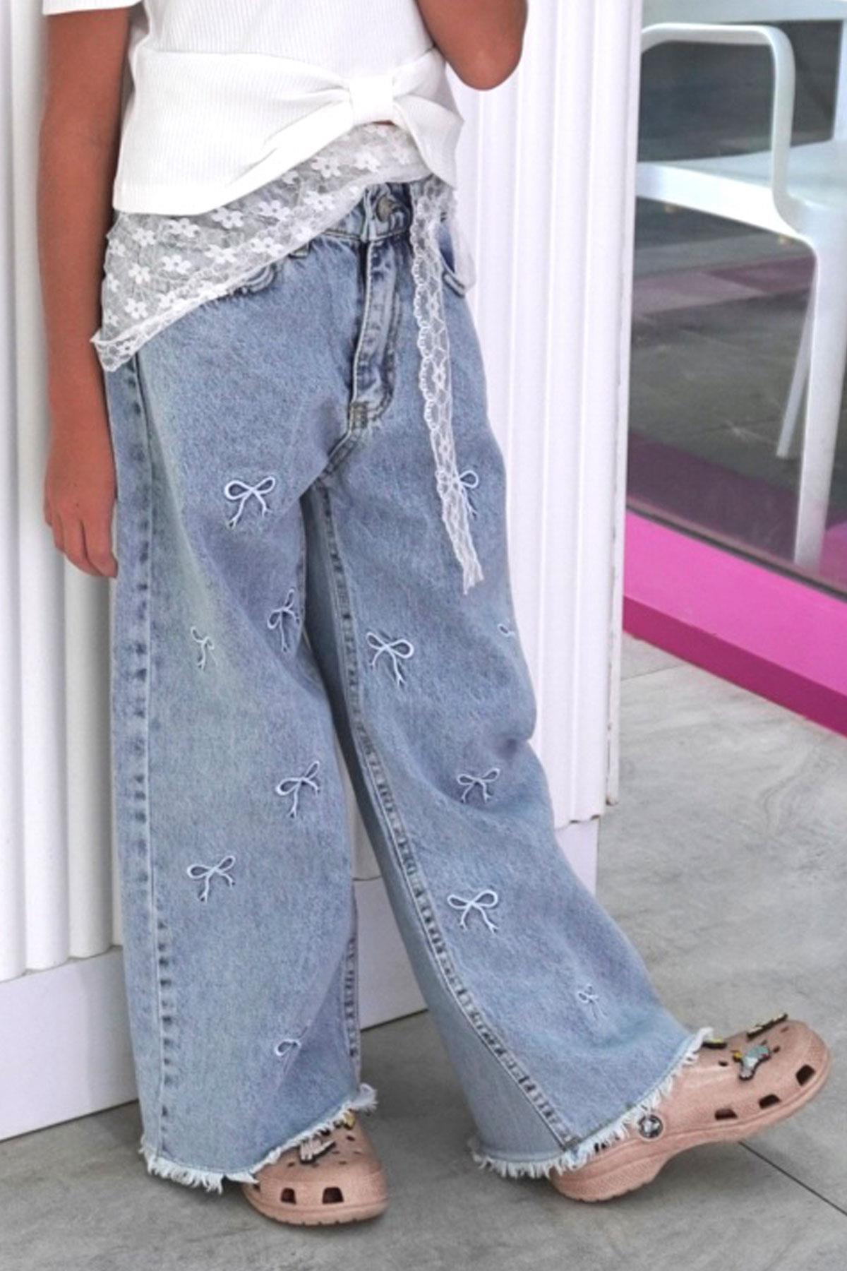 Breeze Kız Çocuk Jean Pantolon Fiyonk Nakışlı Paça Kısmı Püskül Detaylı Açık Mavi (9-10 Yaş)
