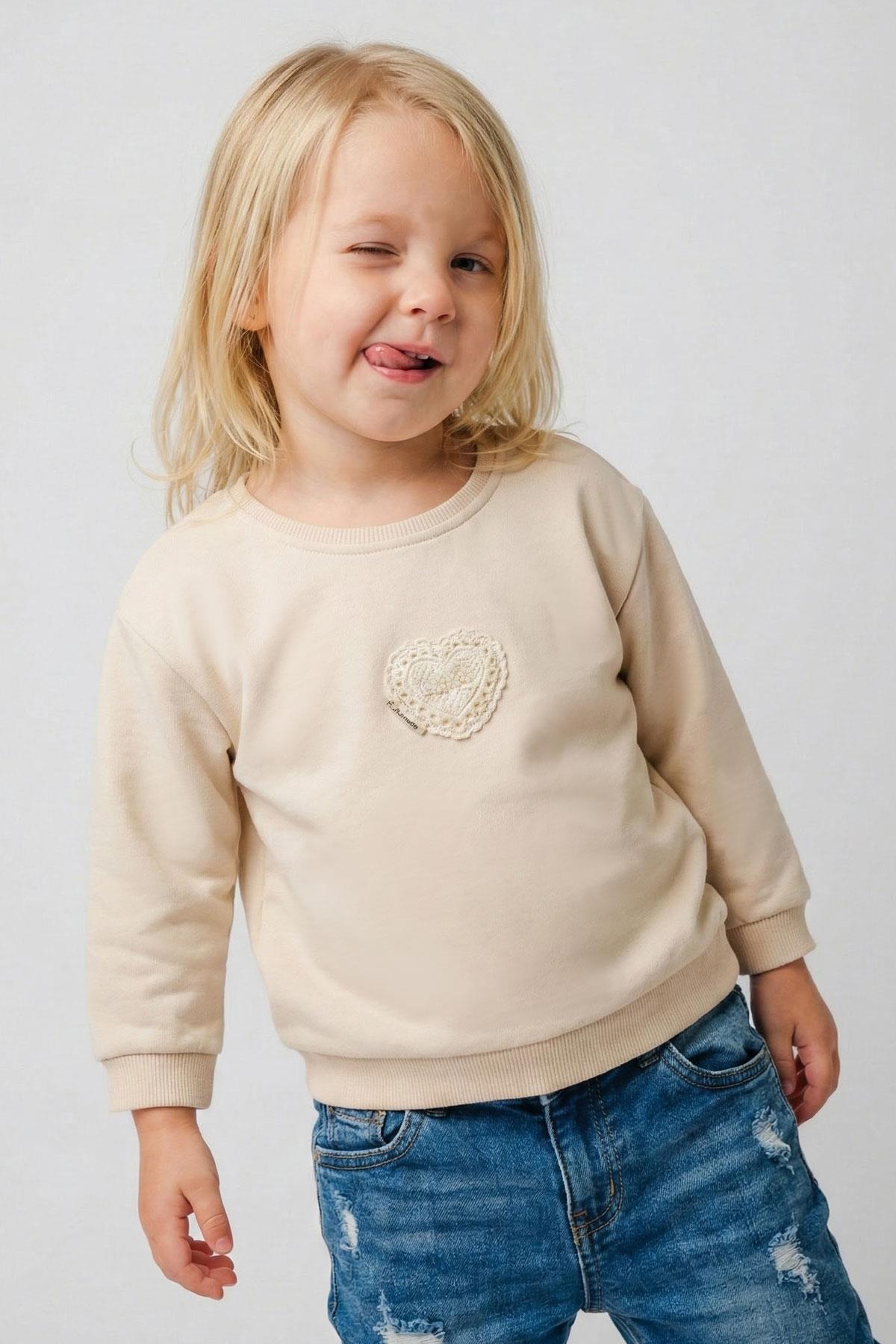 Breeze Kız Çocuk Sweatshirt Güpürlü Kalp Arma Detaylı Krem (2-6 Yaş)