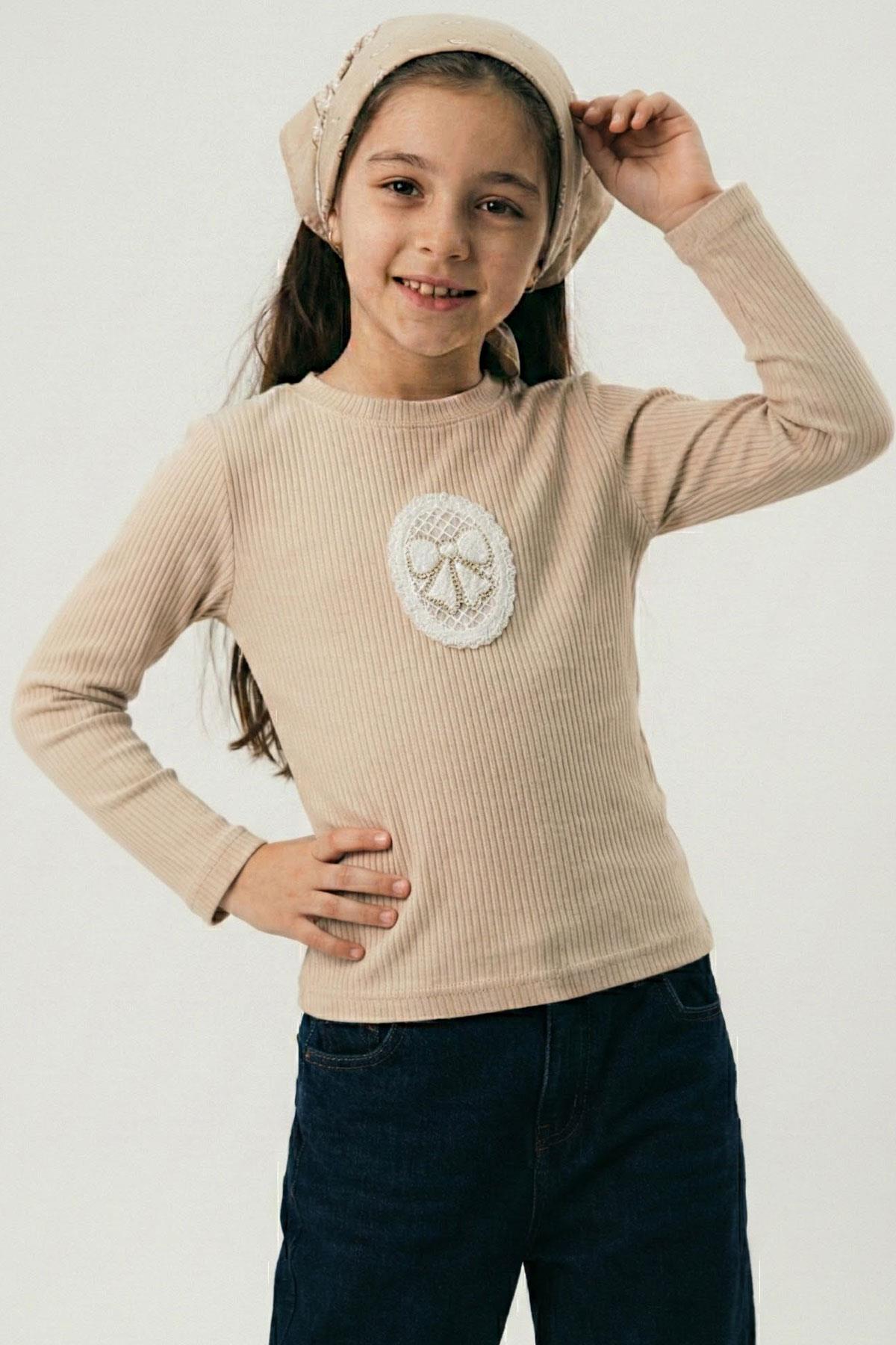 Breeze Kız Çocuk Uzun Kollu Tişört Vintage Dantel Fiyonk Aplikeli Bej (5-10 Yaş)