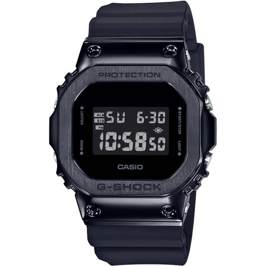 Casio GM-5600B-1DR Erkek Kol Saati