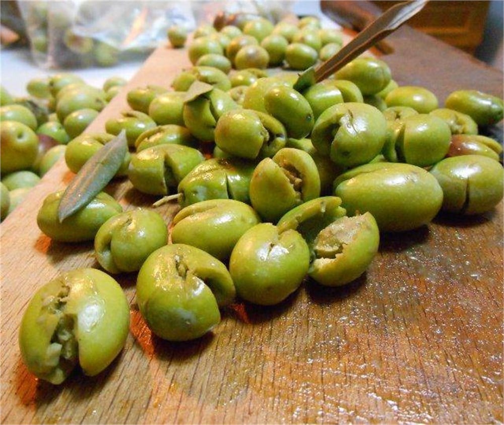 Agonya Edremit Yeşil Kırma Zeytin 1 kg.