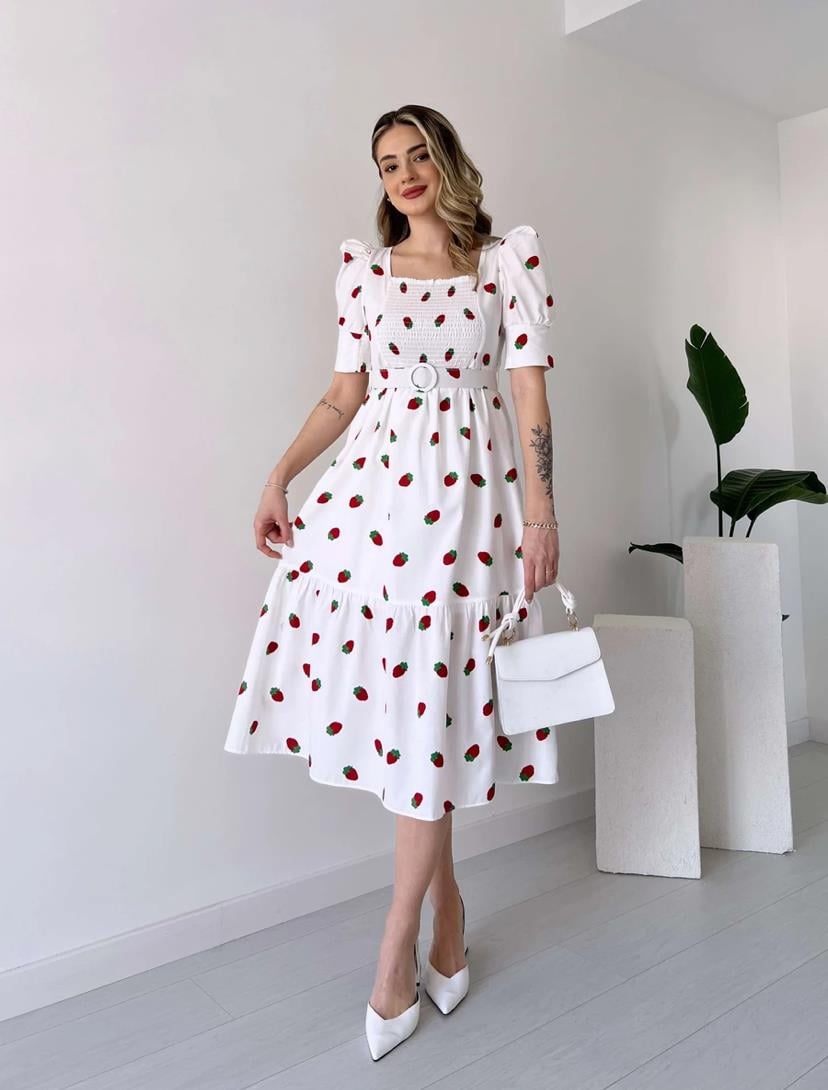 Göğüs Gipeli Balon Kol Çilek Desenli Kare Yaka Kemerli Midi Boy Elbise