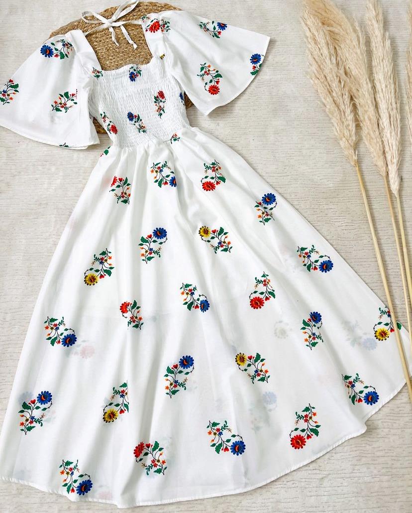 Göğüs Gipeli Renkli Çiçek Desenli Kare Yaka Midi Boy Elbise