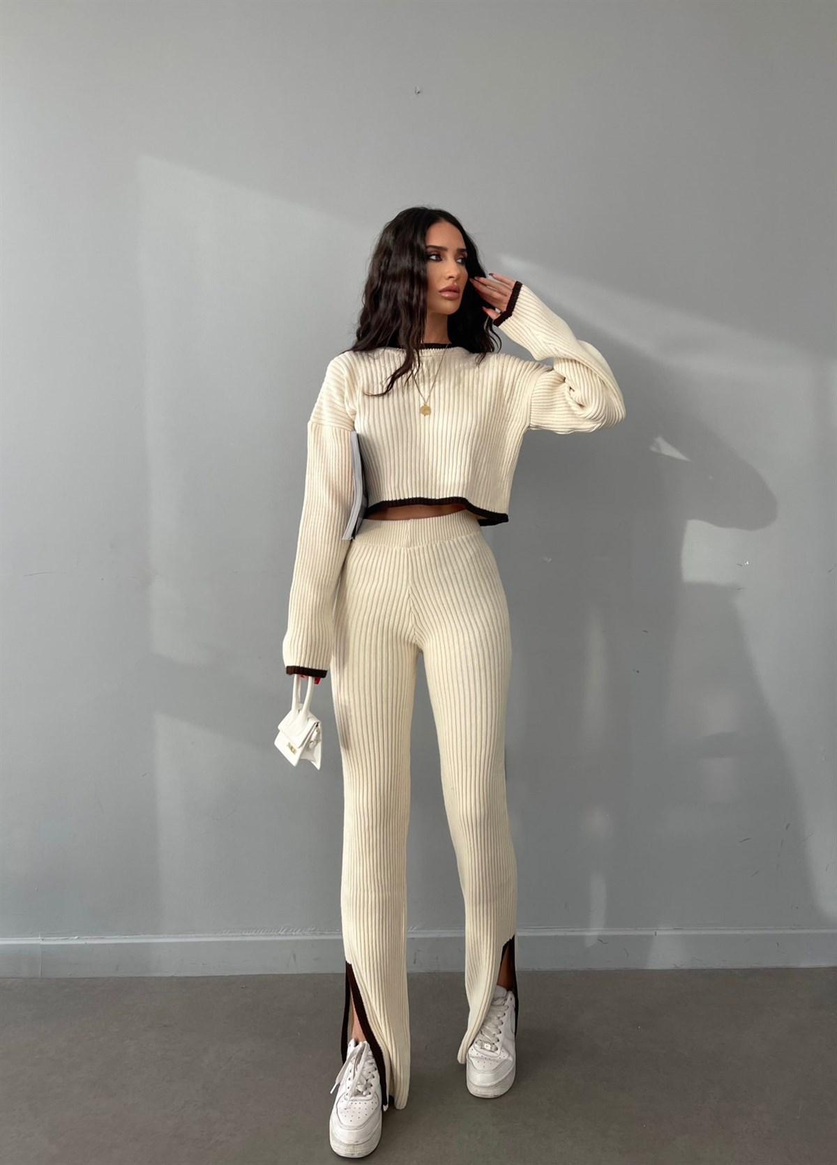 Paçası Yırtmaç Detaylı Triko Takım - KREM RENK