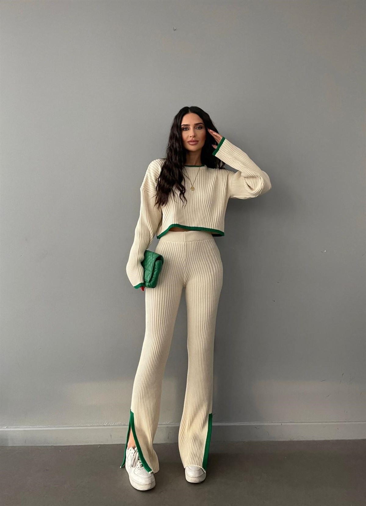 Paçası Yırtmaç Detaylı Triko Takım - YEŞİL