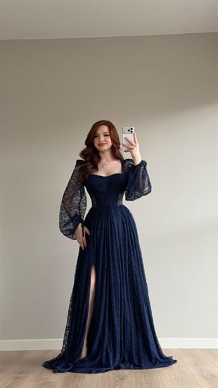 Dantel Detaylı Korsajlı Yırtmaçlı Maxi Abiye Elbise – Lacivert