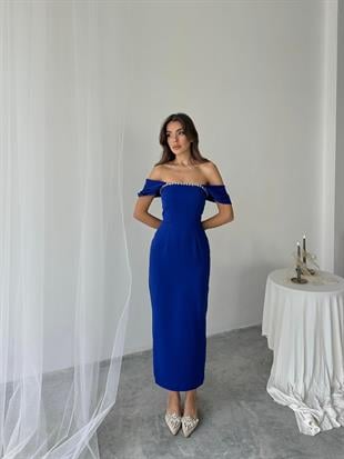 Düşük Omuzlu Taş Detaylı Yırtmaçlı Maxi Boy Kalem Elbise - SAKS MAVİ