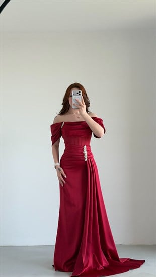 Taş İşlemeli Düşük Omuz Korsaj Detaylı Pamuk Saten Maxi Abiye Elbise - Bordo