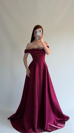 Taş İşlemeli Düşük Omuz Pamuk Saten Abiye Elbise - Mürdüm