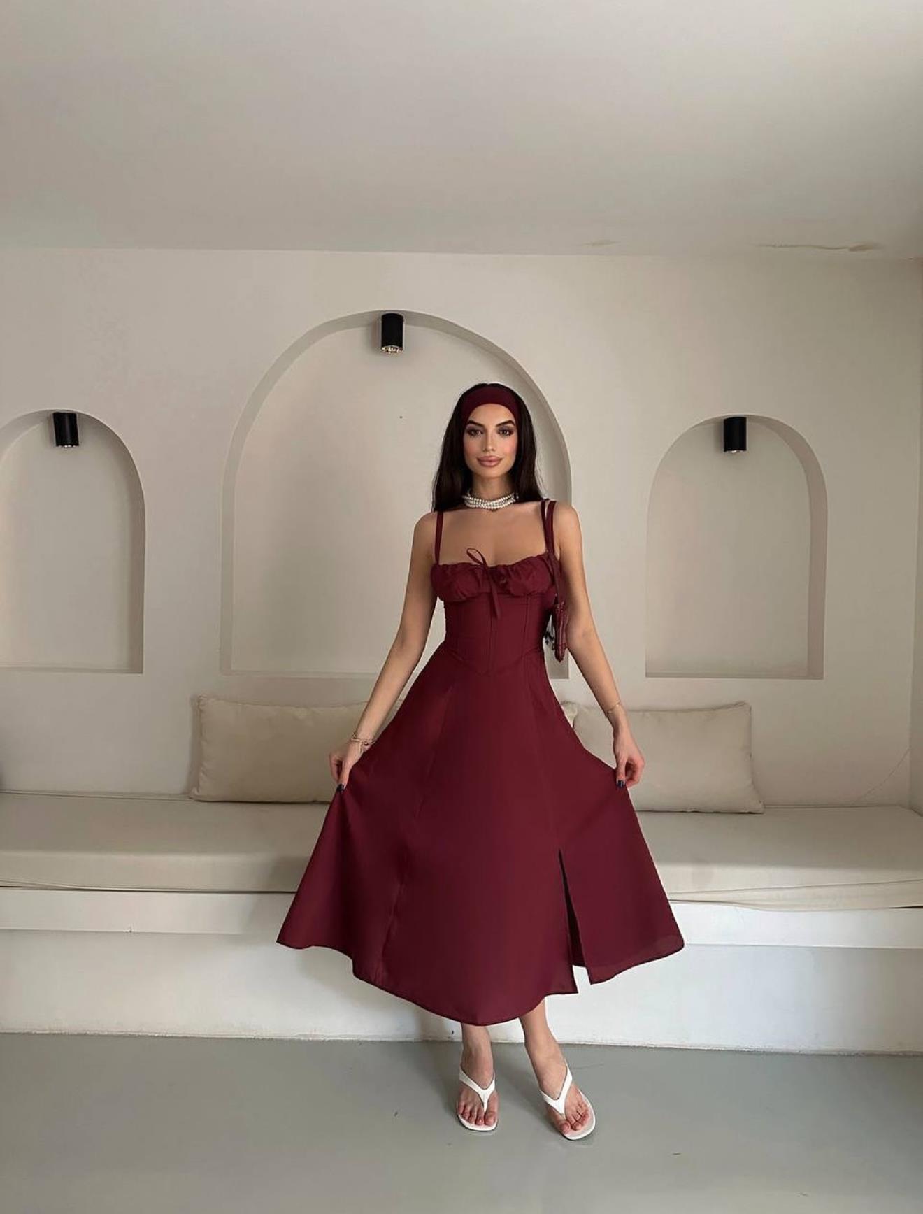 Askılı Göğüs Kısmı Drapeli Ve Bağlama Detaylı Arkası Biyeli Çapraz Pinterest Midi Boy Elbise - BORDO · 7