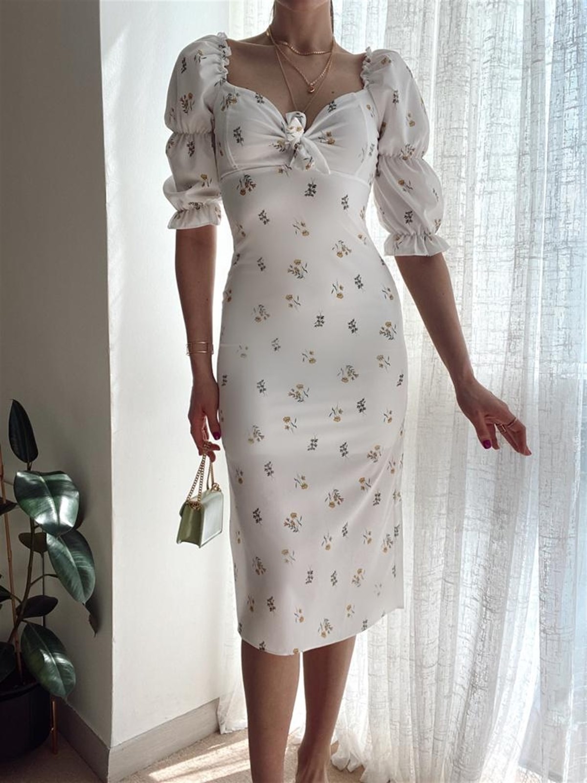 Çiçek Detay Önü Bağlamalı Midi Elbise - BEYAZ