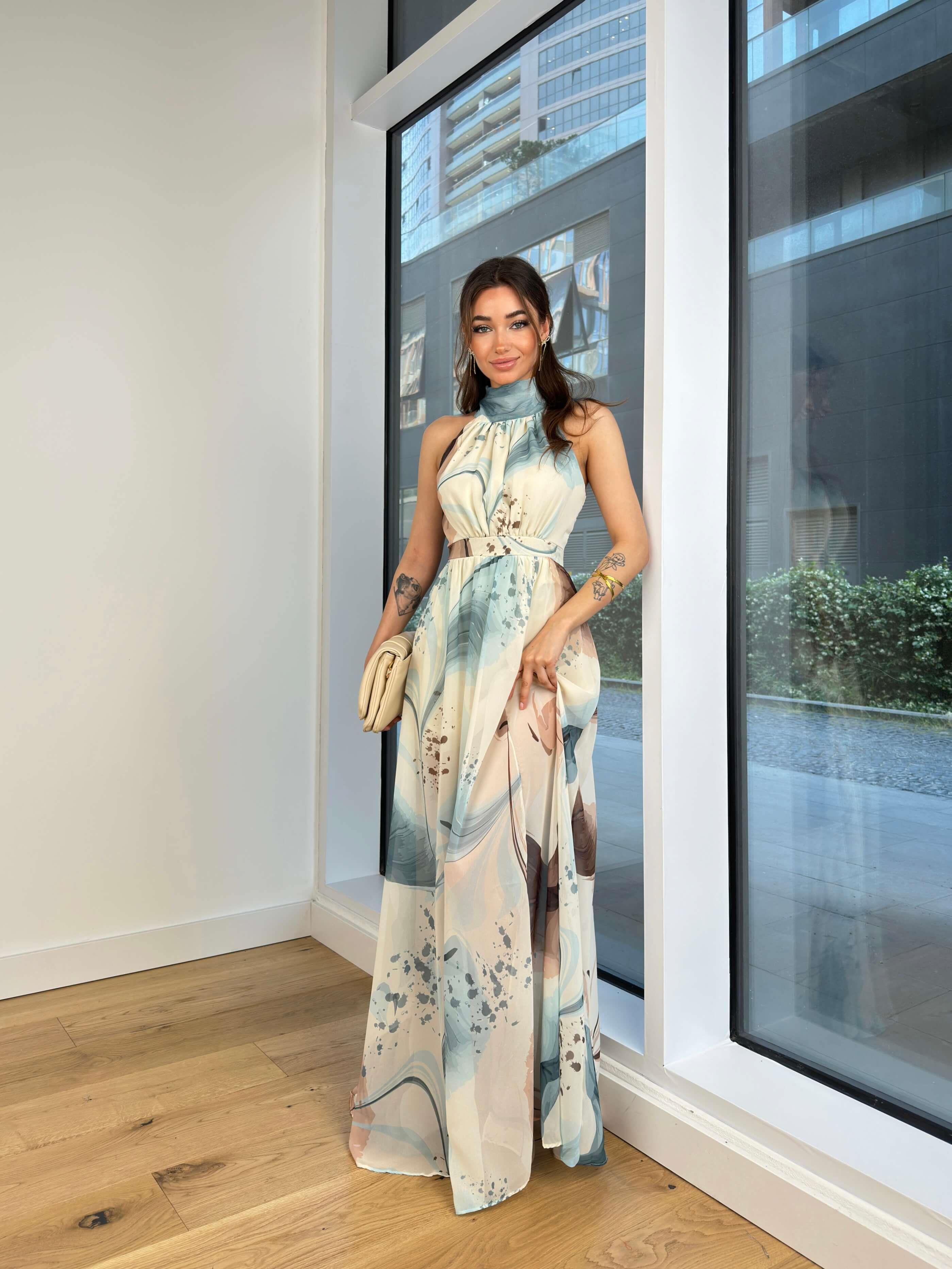 Desenli Halter Yaka Yırtmaçlı Maxi Boy Şifon Elbise - AÇIK MAVİ 