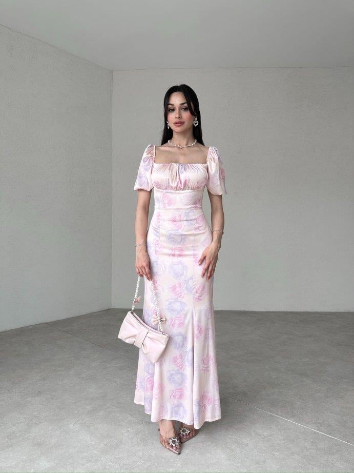 Göğüs Drape Pastel Çiçek Desenli Maxi Boy Saten Elbise Kısa Kol - PEMBE