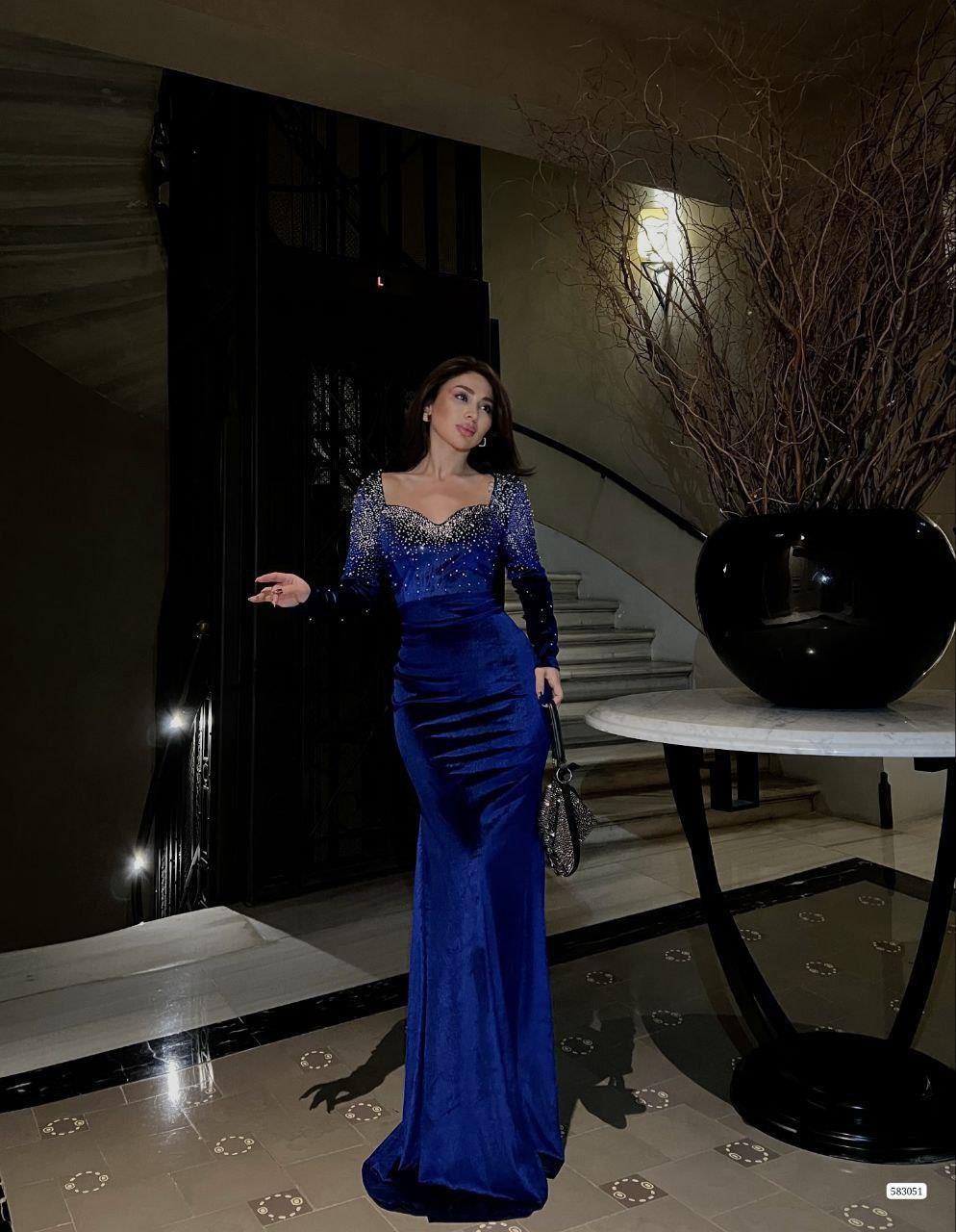 İşleme Detay Kadife Kumaş Kadın Elbise- MAVİ