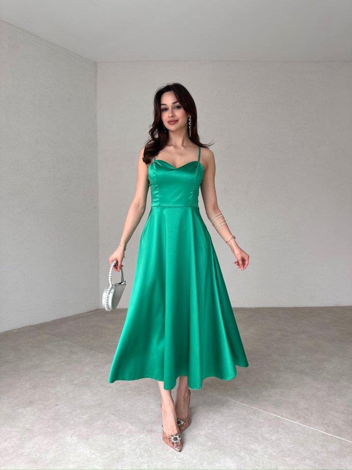 Kalp Yaka İp Askılı Midi Boy Saten Elbise - YEŞİL