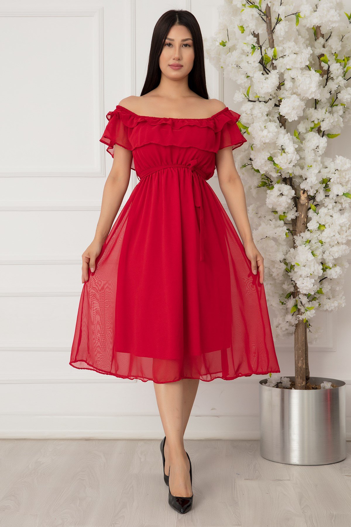 Madonna Yaka Kemerli Şifon Elbise - KIRMIZI