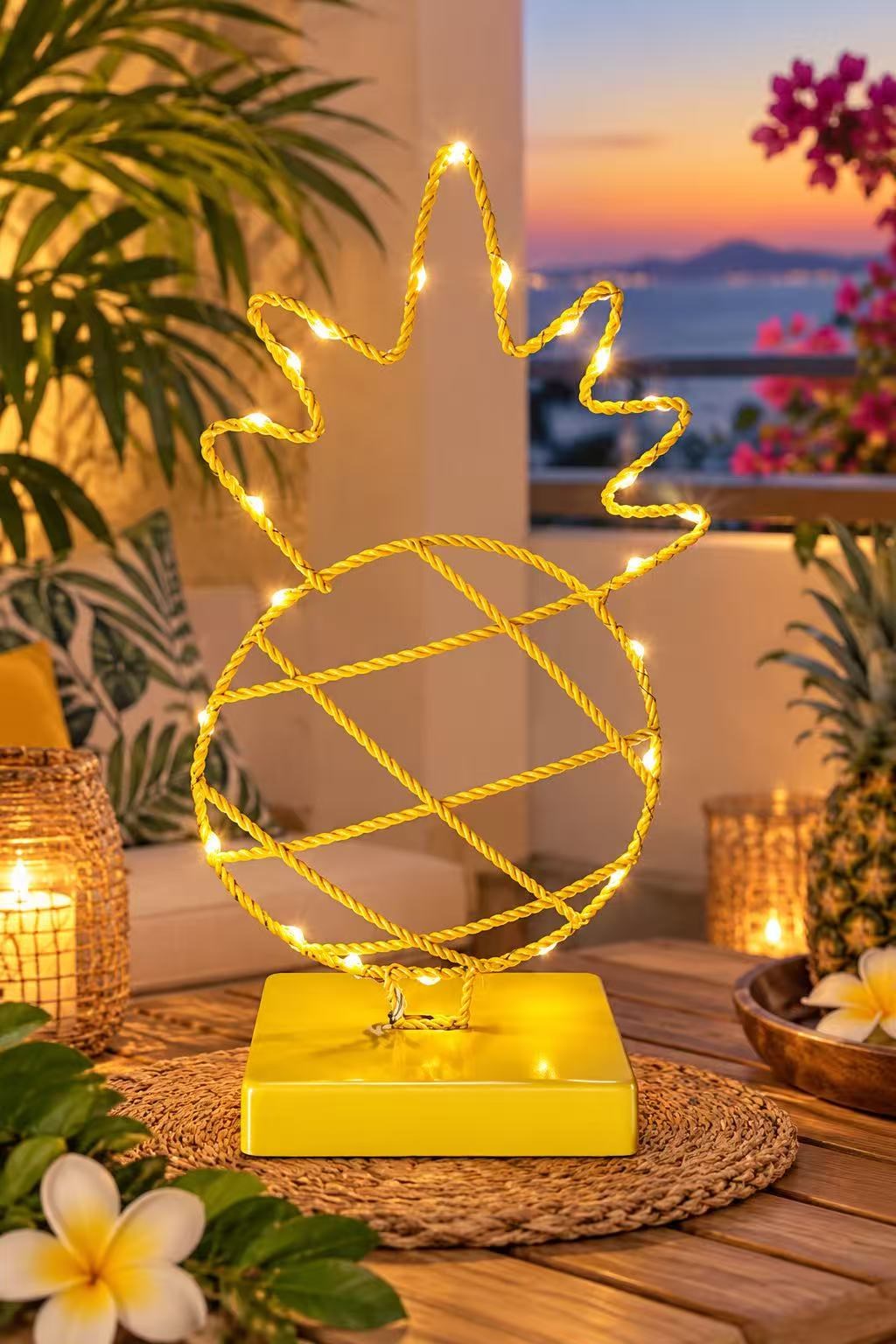 Peri Ledli Metal Ananas Masa Üstü Dekor