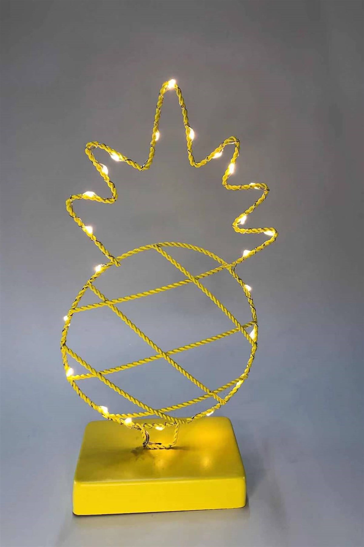 Peri Ledli Metal Ananas Masa Üstü Dekor