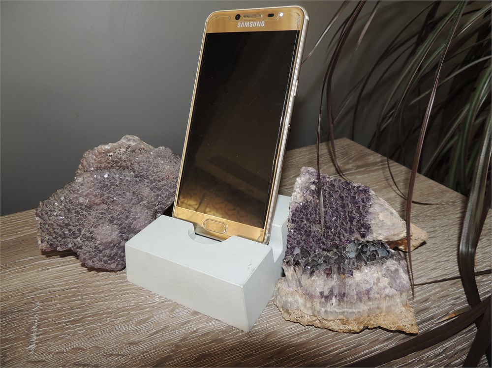 Beton Telefon Tutucu
