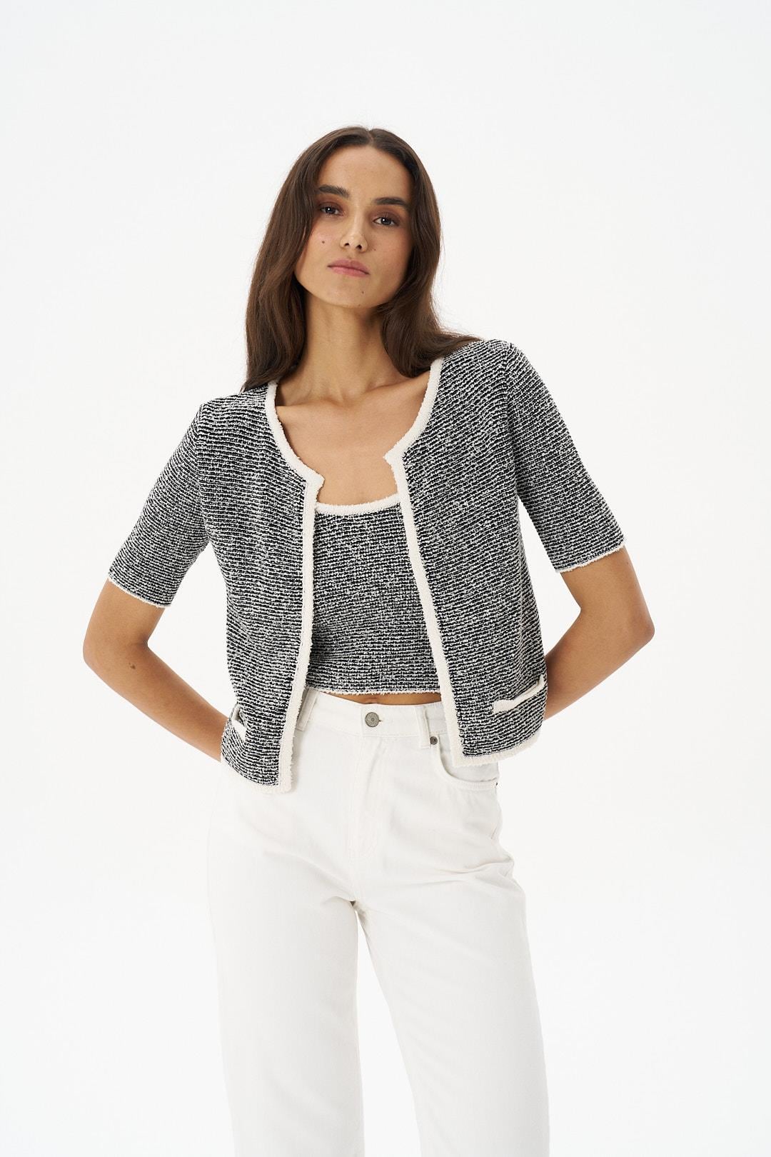 Siyah Buklet Kontrast Triko Ceket