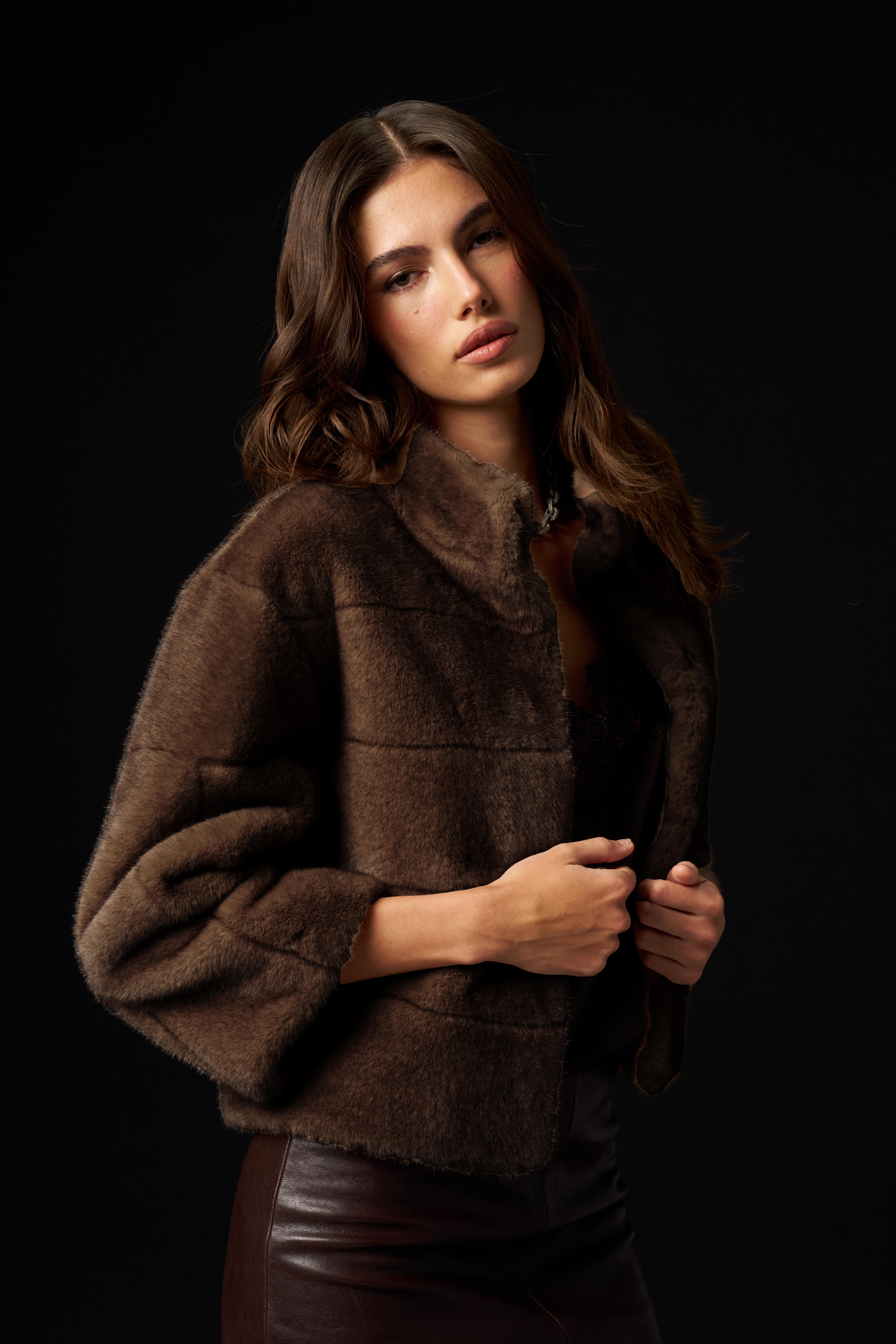 Kahverengi Dik Yaka Crop Suni Kürk