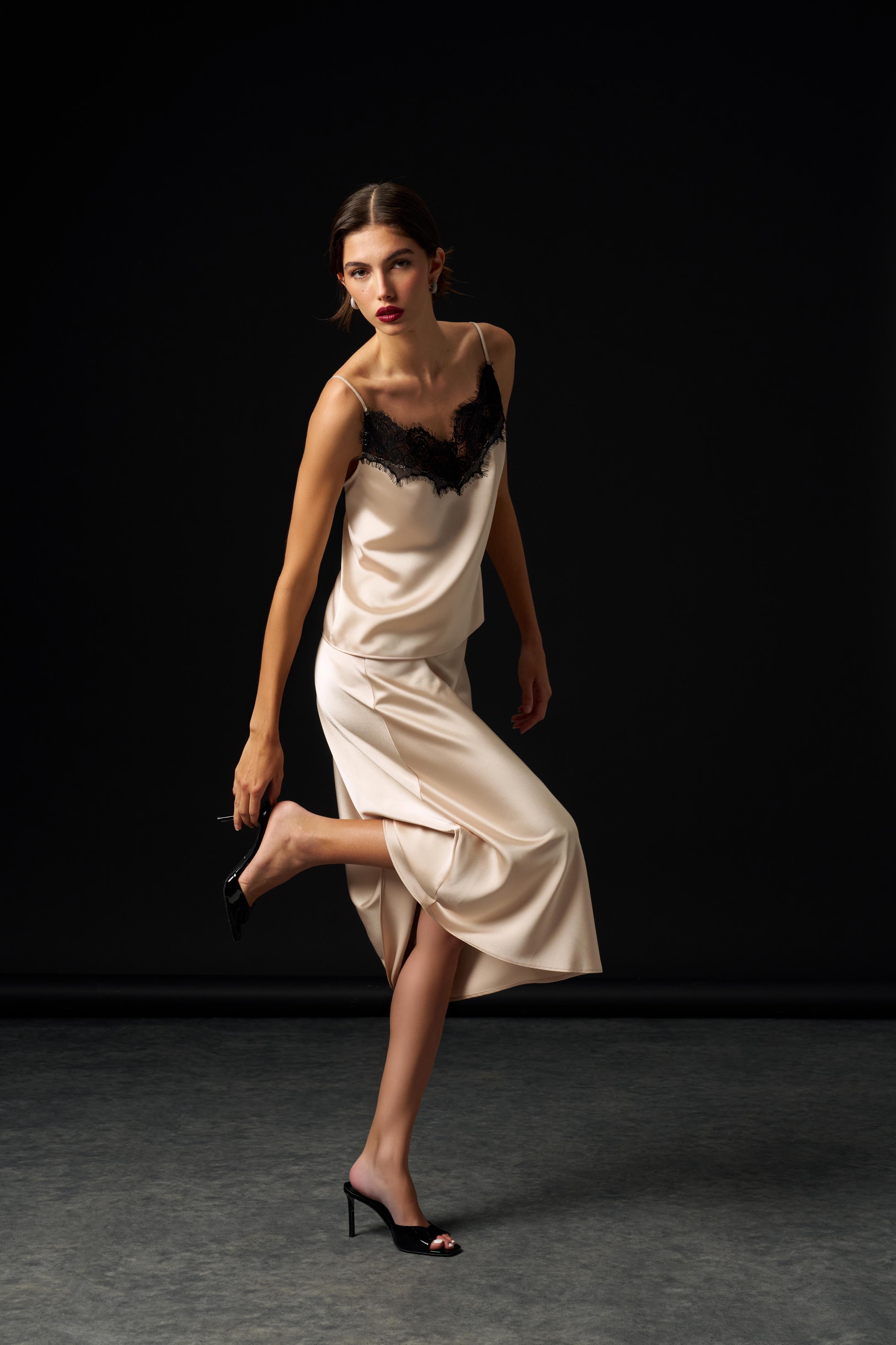 Krem Dökümlü Saten Midi Etek