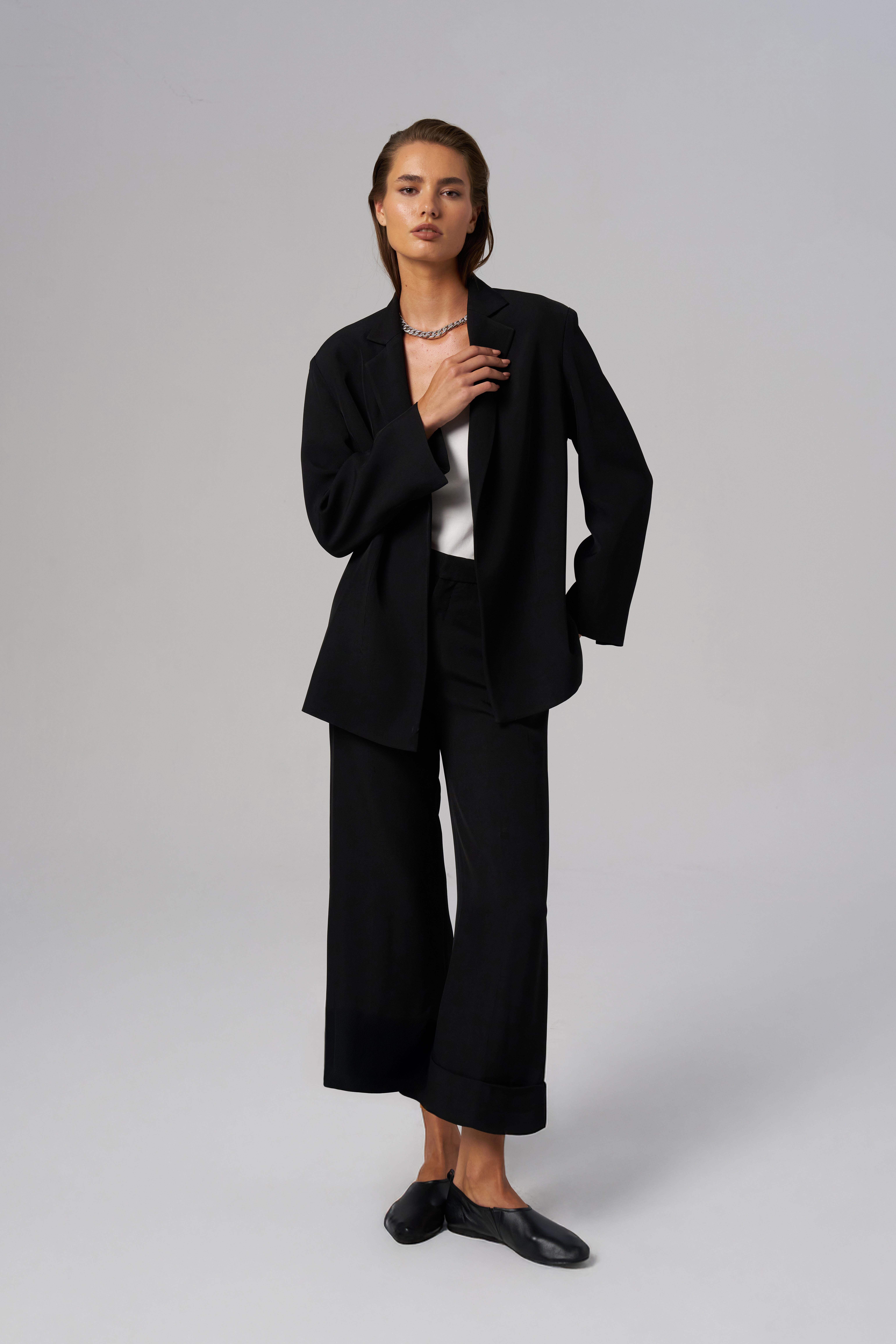 Siyah Dökümlü Hırka Ceket