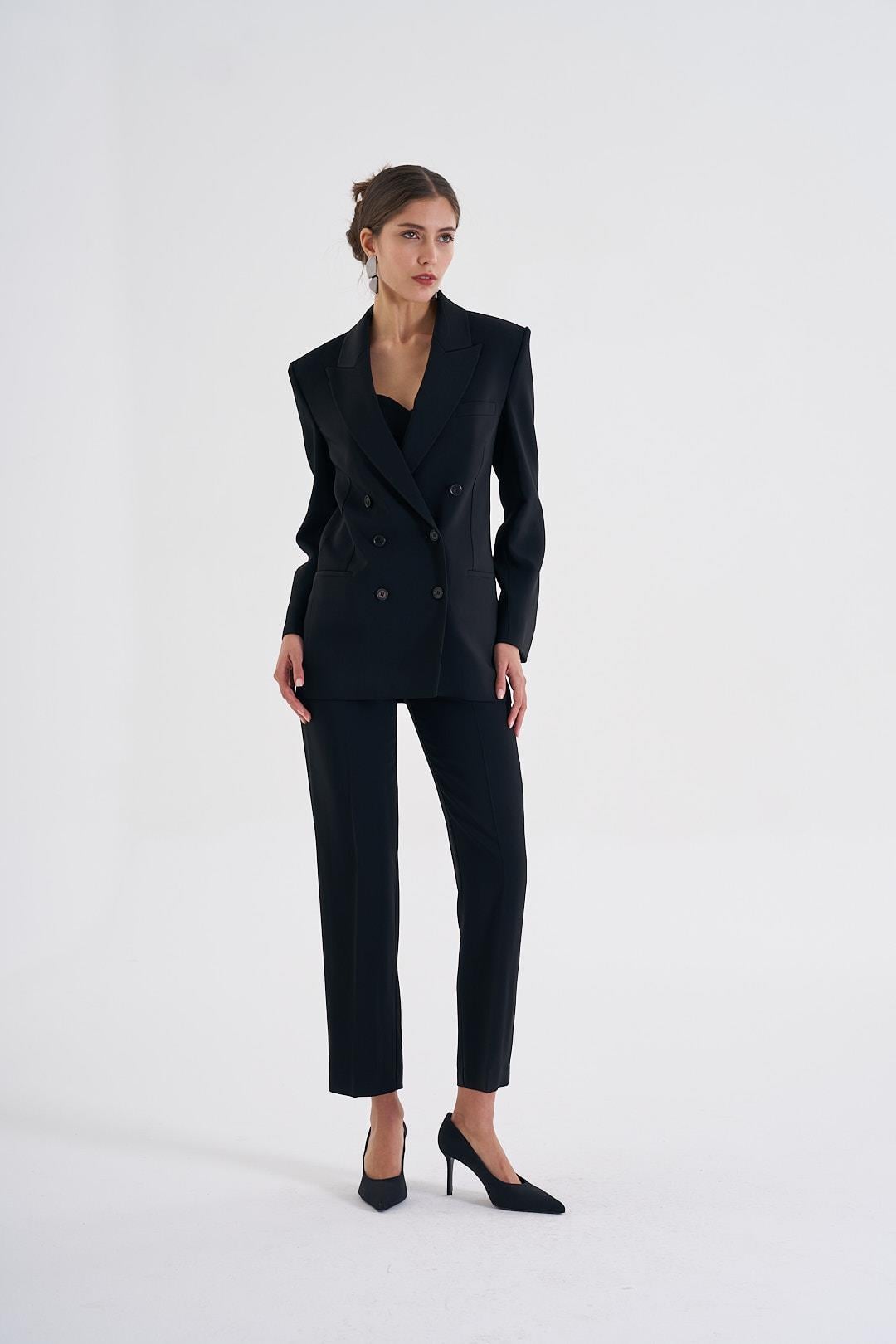 Siyah Düz Kesim Crop Pantolon