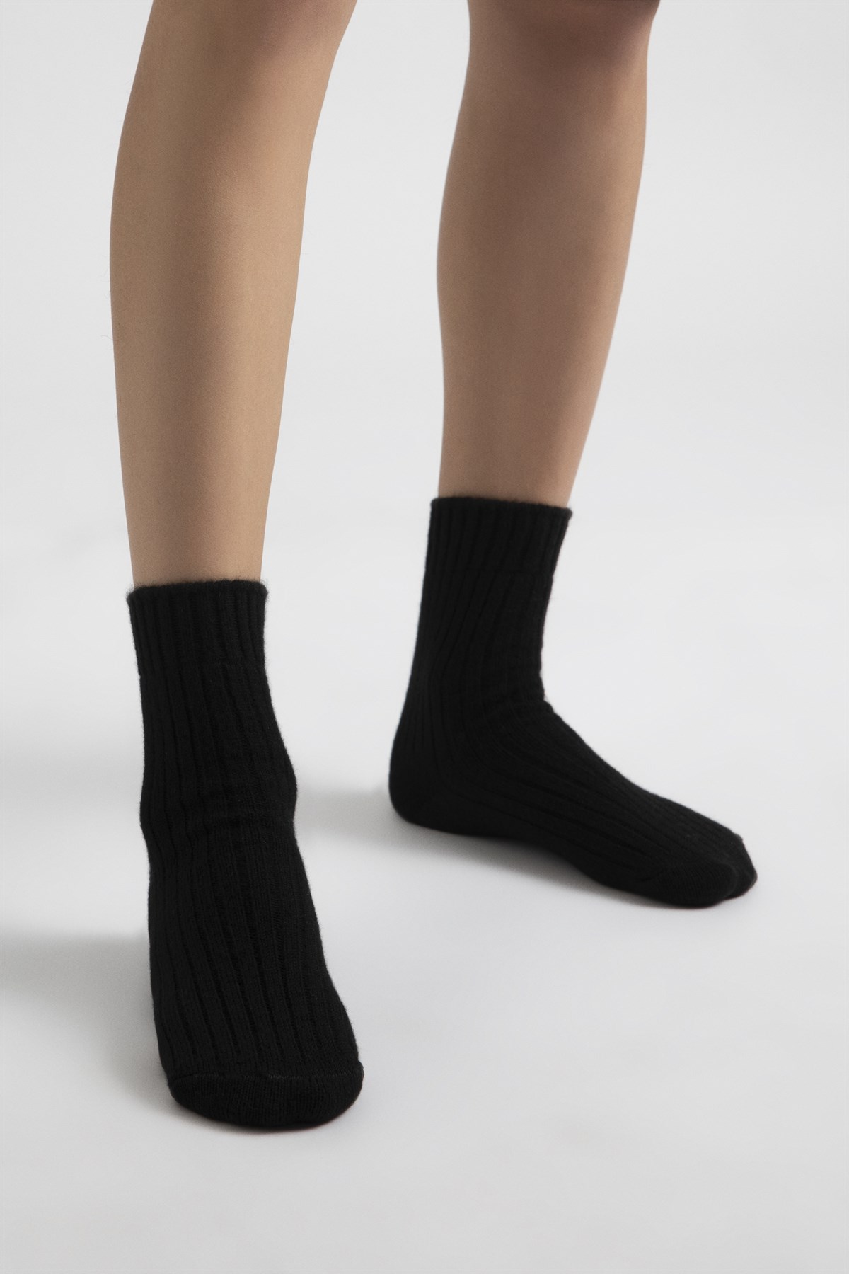 Siyah Fitilli Kalın Çorap | Beauty Omelette