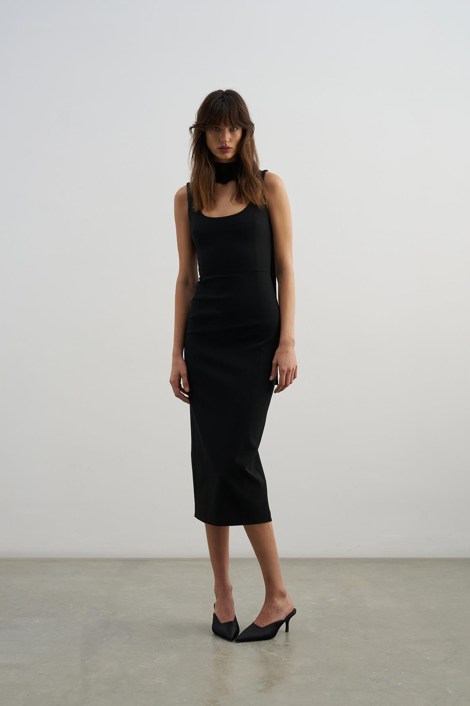 Siyah Klasik Midi Elbise