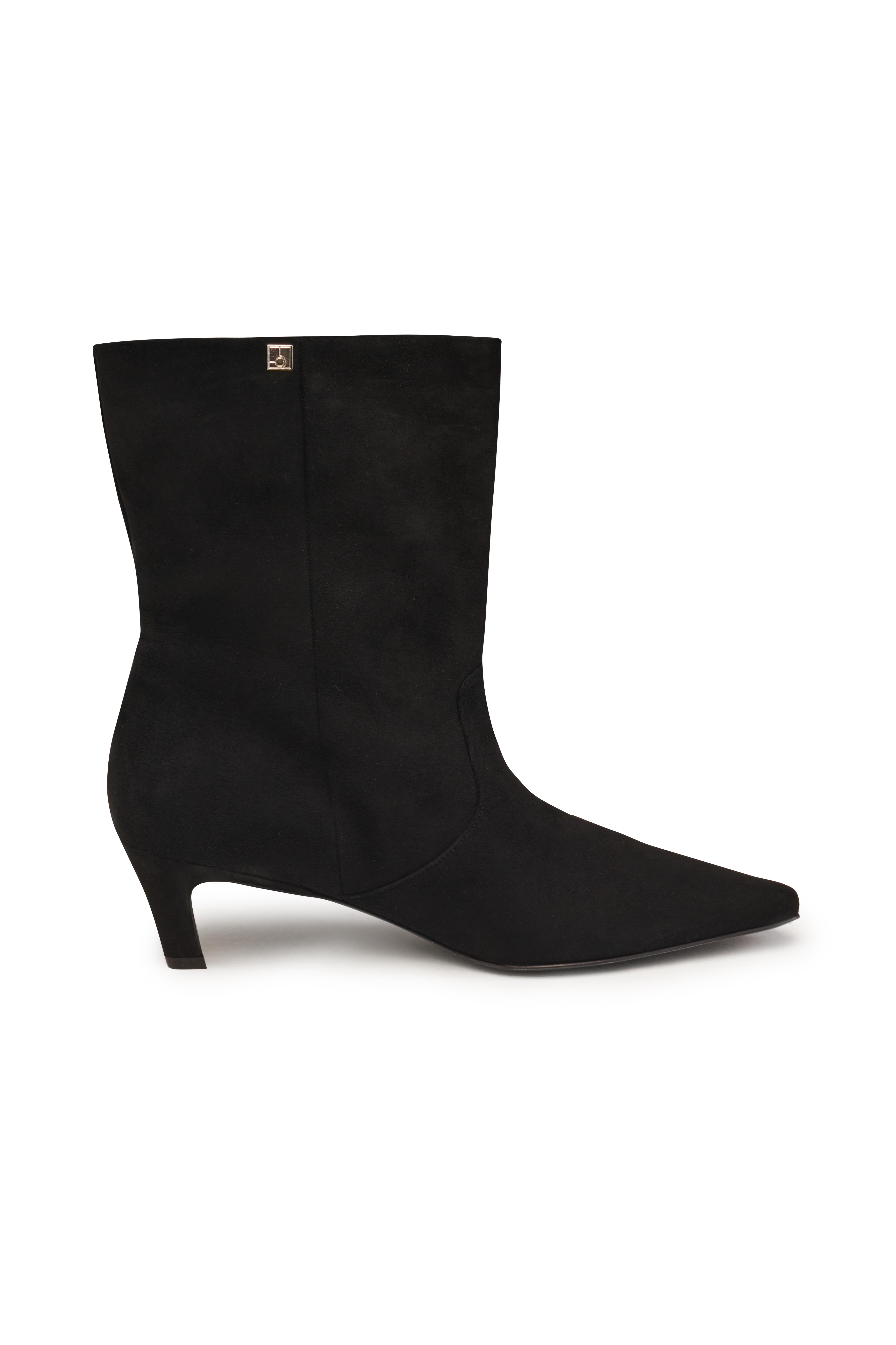 Siyah Küt Burun Topuklu Süet Bot