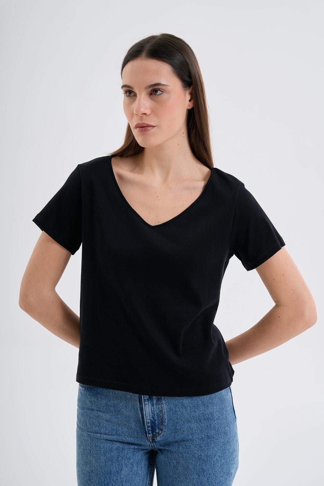 Siyah V Yaka Minimal Soft Tshirt
