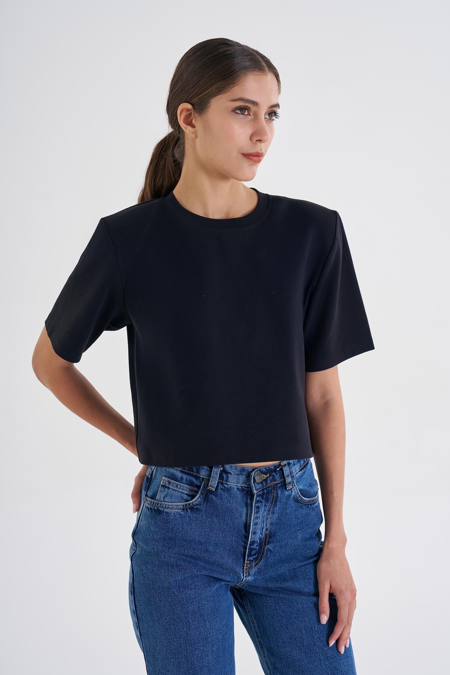 Siyah Vatkalı Kutu Form Tshirt